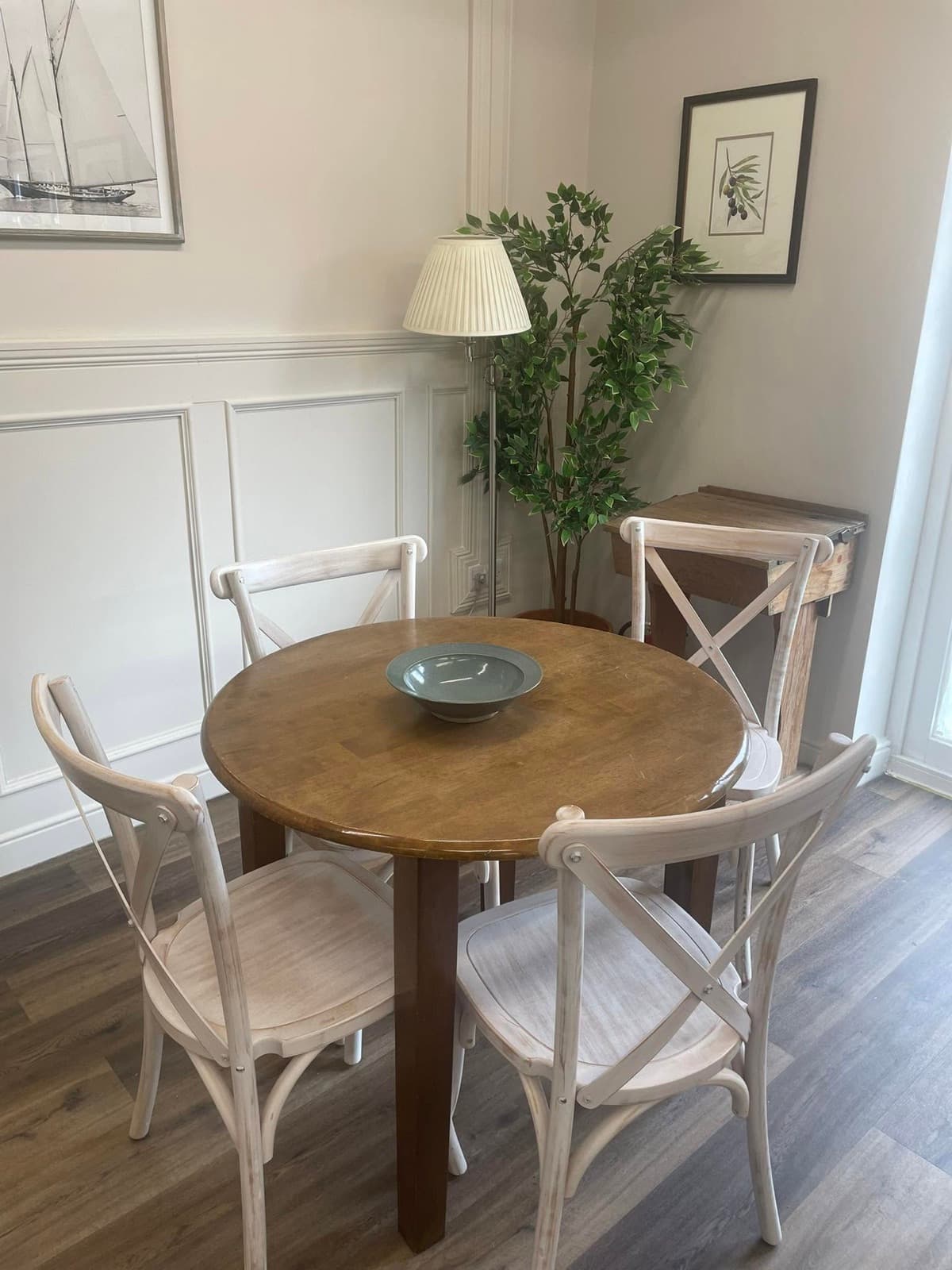 The corner table